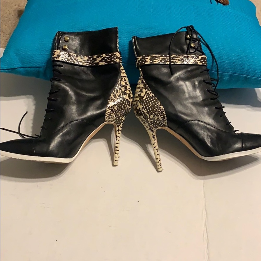 Women lace up heel boot